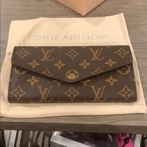 Brand New Louis Vuitton Sarah Wallet